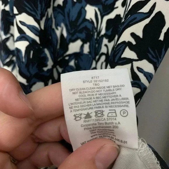 Tory Burch blue navy white Floral Print Button Down Rayon Blouse | Size M - Picture 5 of 9